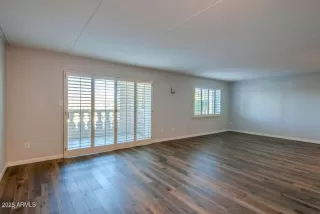 Photo #5: 6887942 Listing