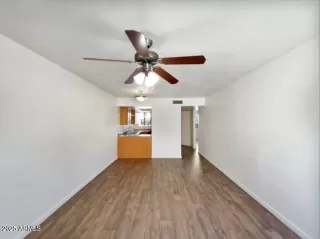 Photo #6: 6888050 Listing