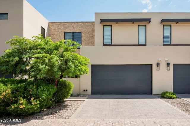 MLS: 6888217 Condo For Sale