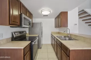 Photo #2: 6888233 Listing