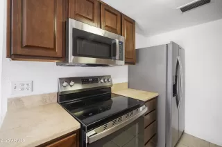 Photo #3: 6888233 Listing