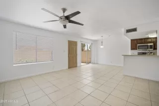 Photo #6: 6888233 Listing