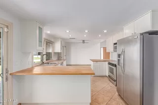 Photo #6: 6888248 Listing 