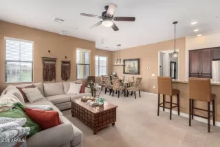 Photo #5: 6888274 Listing