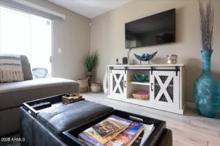 Photo #5: 6888371 Listing 