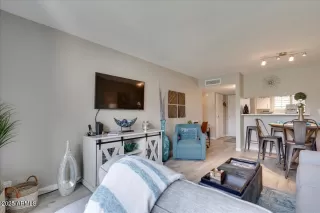 Photo #6: 6888371 Listing 