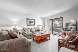 Photo #4: 6888543 Listing 