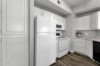 Photo #4: 6888627 Listing 