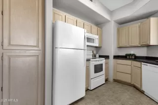Photo #2: 6888630 Listing