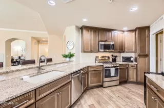 Photo #2: 6888731 Listing