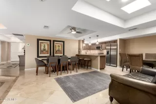 Photo #6: 6888819 Listing 