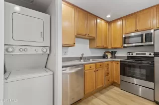 Photo #6: 6889141 Listing 