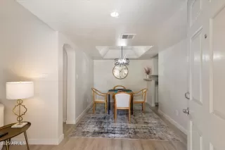 Photo #5: 6889281 Listing