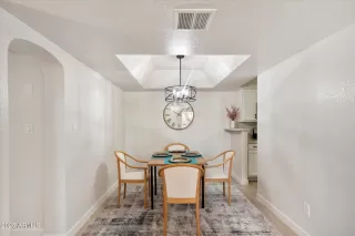 Photo #6: 6889281 Listing