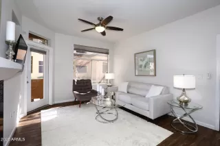 Photo #6: 6889320 Listing