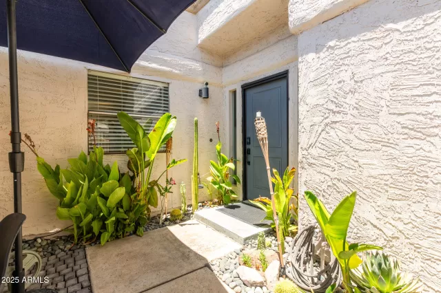 MLS: 6889382 Condo For Sale