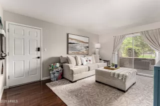 Photo #3: 6889590 Listing