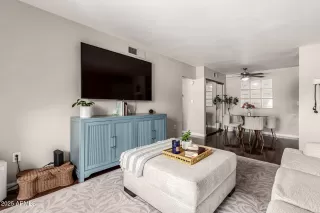 Photo #4: 6889590 Listing