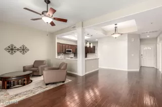 Photo #5: 6889633 Listing