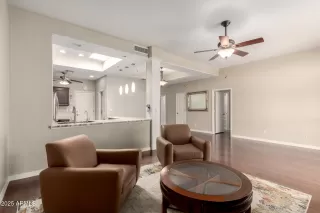 Photo #6: 6889633 Listing