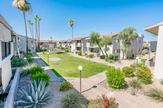 Photo #4: 6890381 Listing