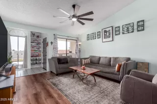 Photo #3: 6890569 Listing