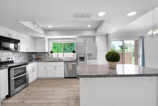 Photo #5: 6890704 Listing