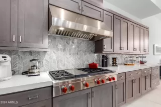 Photo #5: 6890762 Listing