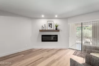 Photo #5: 6890856 Listing