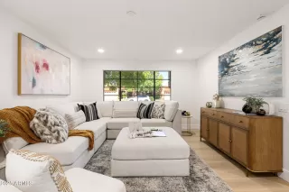 Photo #3: 6890907 Listing