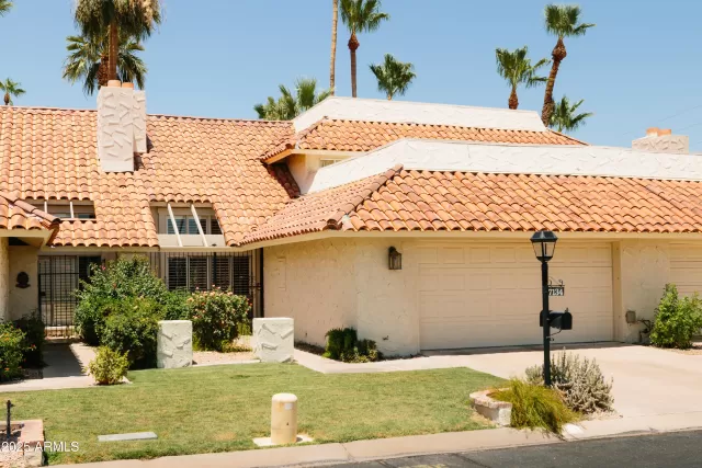 MLS: 6890908 Condo For Sale