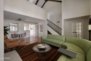 Photo #5: 6890908 Listing