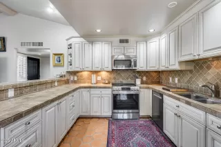 Photo #3: 6891018 Listing