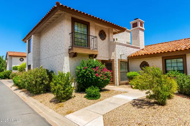 MLS: 6891253 Condo For Sale