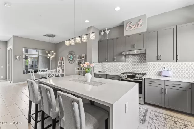 MLS: 6891369 Condo For Sale