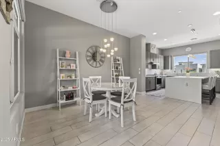 Photo #2: 6891369 Listing