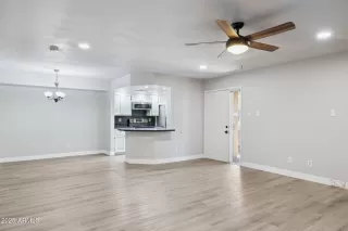 Photo #3: 6891472 Listing