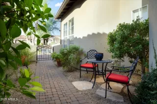 Photo #2: 6891571 Listing