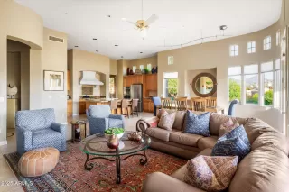 Photo #5: 6891571 Listing