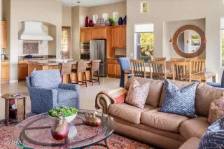 Photo #6: 6891571 Listing