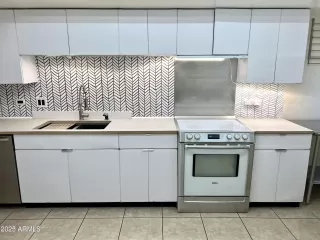 Photo #5: 6891730 Listing