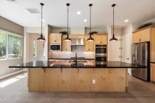 Photo #1: 6891785 Listing 