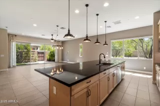 Photo #4: 6891785 Listing 