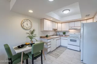 Photo #3: 6891818 Listing 