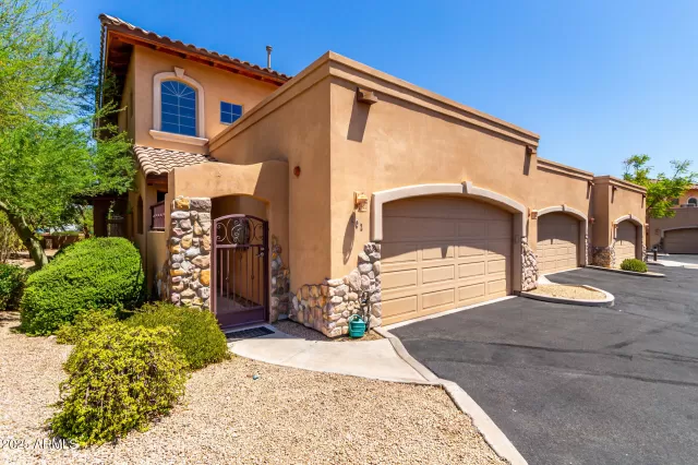 MLS: 6891844 Condo For Sale