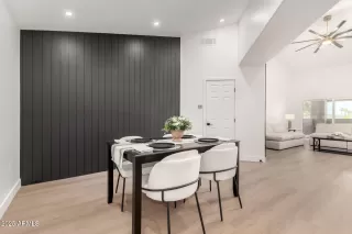 Photo #3: 6891922 Listing