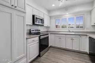 Photo #2: 6891989 Listing