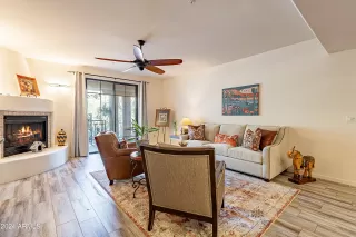 Photo #4: 6892153 Listing