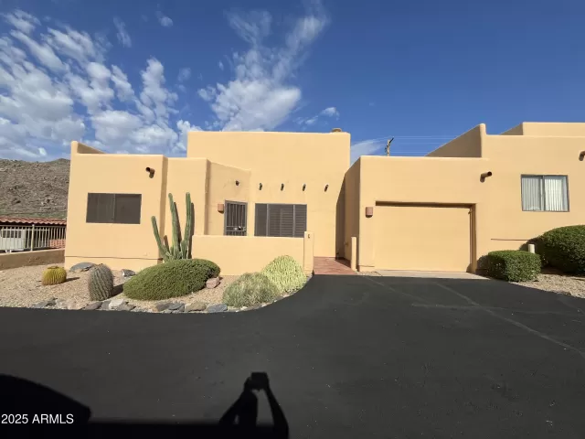 MLS: 6892277 Condo For Sale