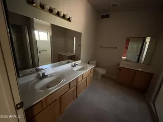 Photo #6: 6892277 Listing